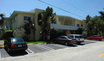 9725 Bay Harbor Ter Apartments