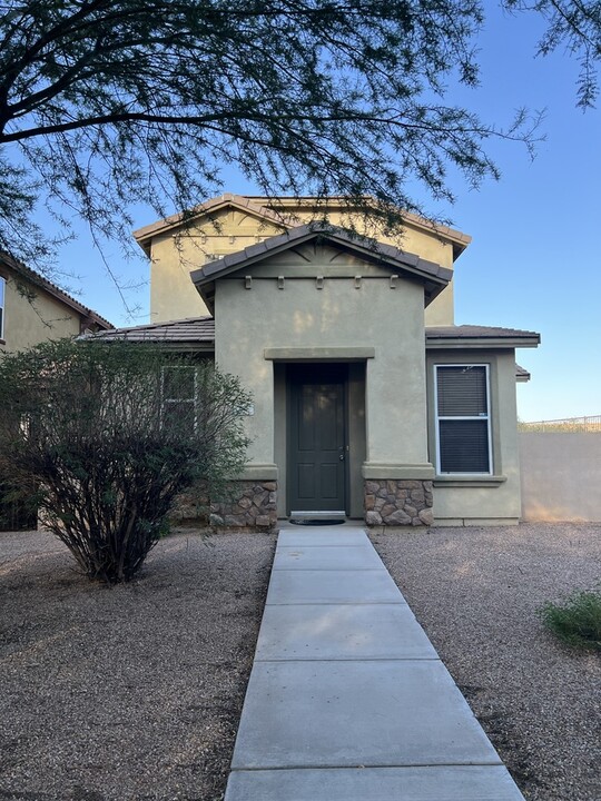 94 W Paseo Celestial in Sahuarita, AZ - Building Photo