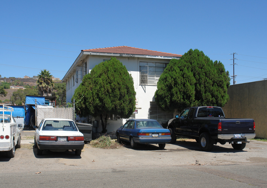 7902 Lester Ave in Lemon Grove, CA - Foto de edificio