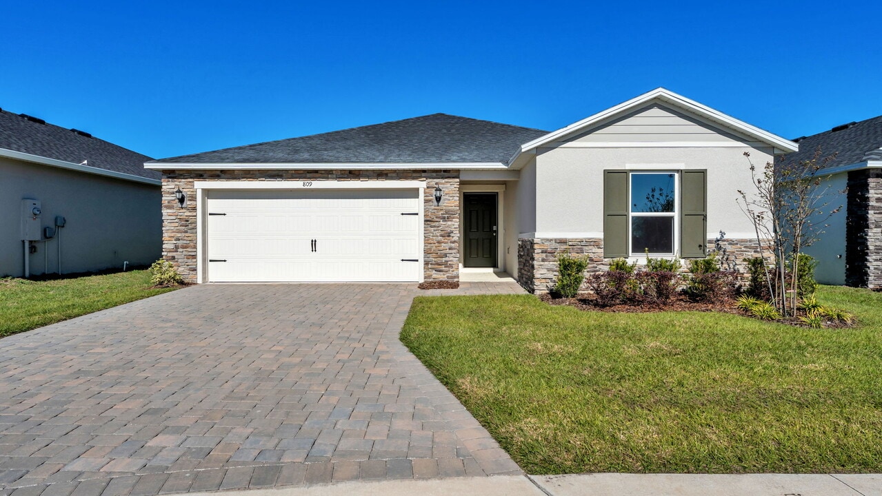 809 Wedgewood St in Lake Wales, FL - Foto de edificio