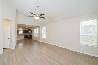 13515 Petty Run in San Antonio, TX - Building Photo - Building Photo