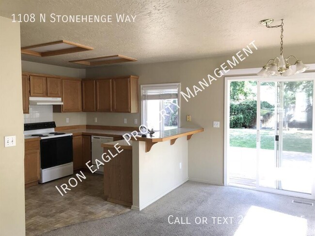 1108 N Stonehenge Way in Meridian, ID - Building Photo - Building Photo