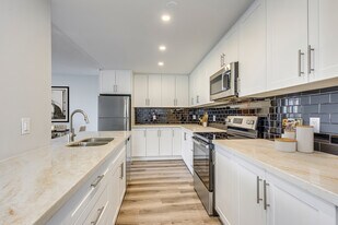 9 Lodge Street in Waterloo, ON - Building Photo