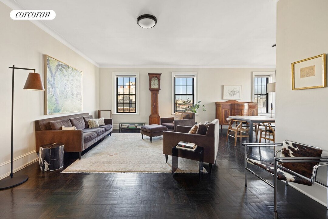 225 Eastern Pkwy in Brooklyn, NY - Building Photo