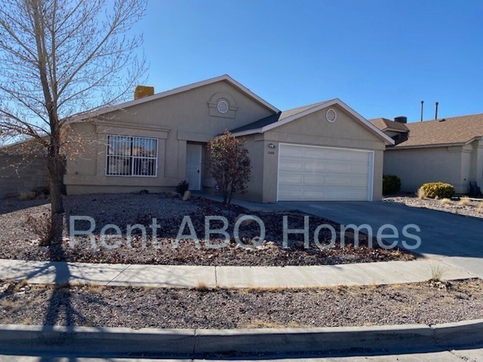 11000 Lipizzan Ave SW in Albuquerque, NM - Building Photo