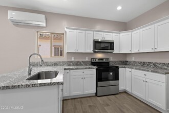 2350 N Norris Ave in Tucson, AZ - Building Photo - Building Photo