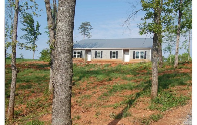 1409 May White Rd in Cleveland, GA - Building Photo - Building Photo