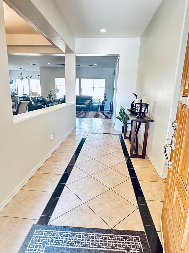 372 W Aster Dr in Chandler, AZ - Building Photo - Building Photo