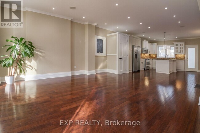 1291 Pape Ave in Toronto, ON - Building Photo - Building Photo