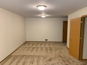1468 NW Falls Creek Loop-Unit -#1 in Oak Harbor, WA - Foto de edificio - Building Photo