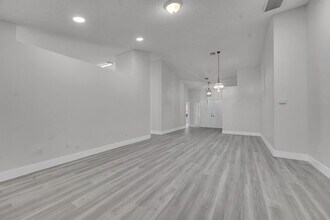 13048 Meadowbreeze Dr in Wellington, FL - Building Photo - Building Photo