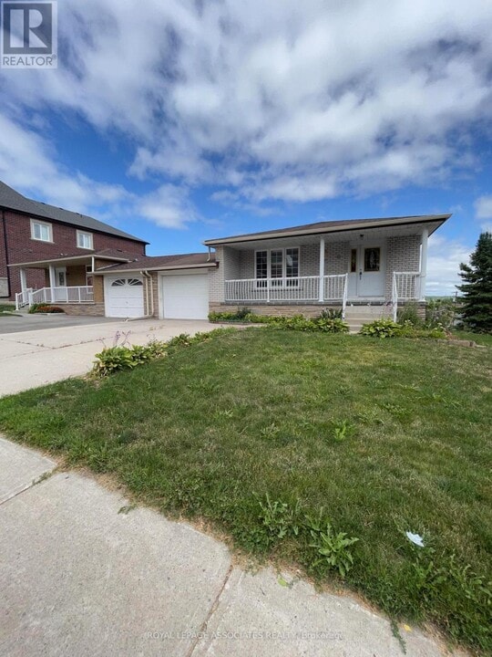 57 Simcoe Rd in Bradford West Gwillimbury, ON - Building Photo