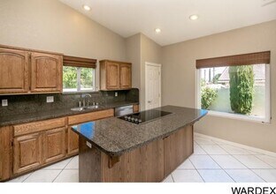 2610 Golf Dr in Kingman, AZ - Foto de edificio - Building Photo