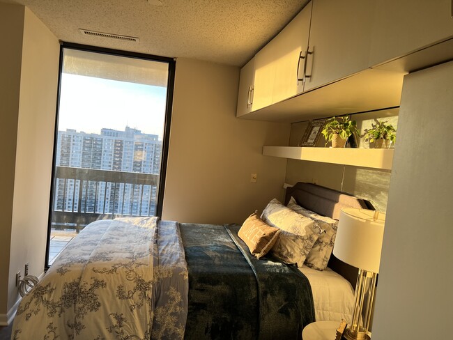 5505 Seminary Rd, Unit 2608N in Falls Church, VA - Building Photo - Building Photo