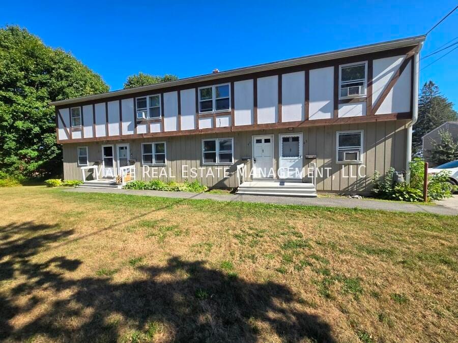 47 Yale St in Bangor, ME - Building Photo