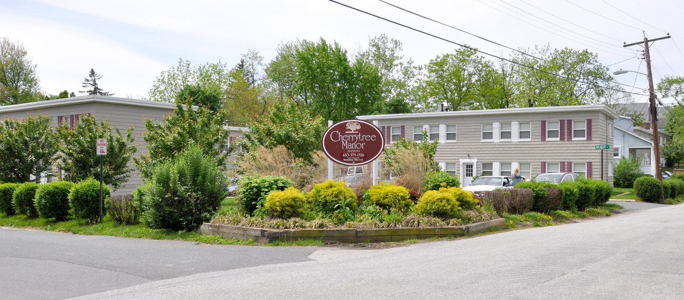 Cherry Tree Manor in Catonsville, MD - Foto de edificio