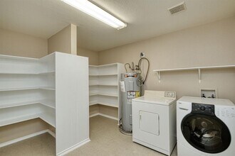 11412 Kingsgate Dr in Austin, TX - Building Photo - Building Photo