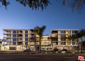 9001 Santa Monica Blvd in West Hollywood, CA - Building Photo