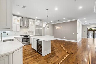 231 1st St in Jersey City, NJ - Building Photo - Building Photo