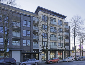 The Robert in Vancouver, BC - Building Photo - Building Photo