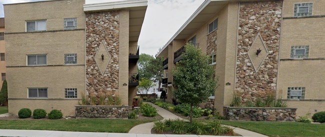 property at 6867 N Overhill Ave