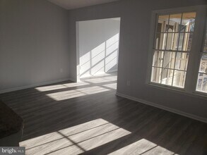13113 BRIARCLIFF Ter-Unit -1-109 in Germantown, MD - Foto de edificio - Building Photo