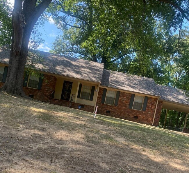 property at 2951 Bannockburn Rd