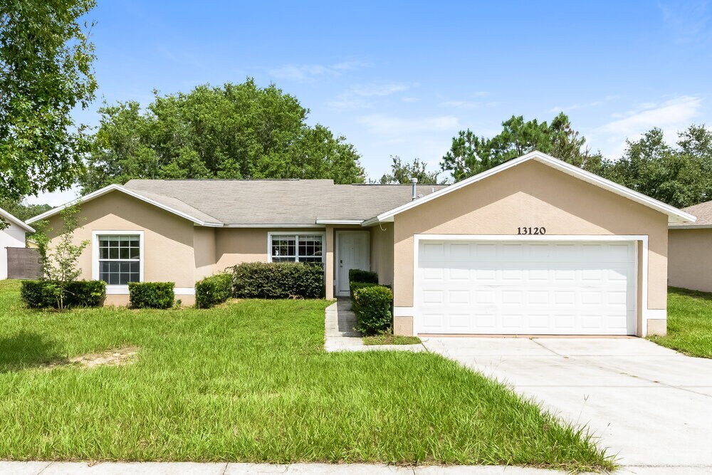 13120 Moonflower Ct in Clermont, FL - Building Photo