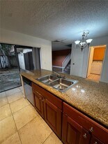 516 Green Springs Pl in West Palm Beach, FL - Building Photo