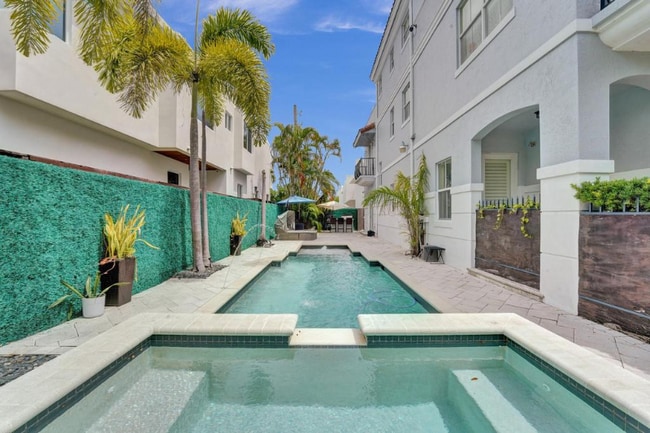 2515 NE 18th St in Fort Lauderdale, FL - Building Photo - Building Photo
