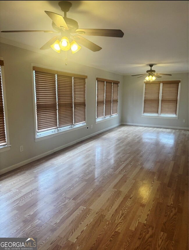 property at 557 Crestridge Ct