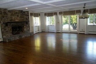169 Narrow Ln in North Kingstown, RI - Building Photo - Building Photo