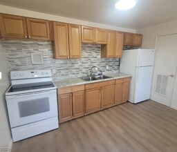 3718 Hazelwood St-Unit -8 in Las Vegas, NV - Building Photo - Building Photo