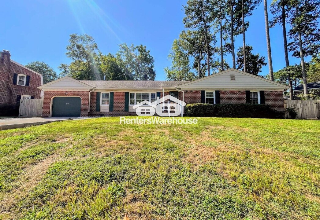 2909 Duke of York Dr in Chesapeake, VA - Building Photo