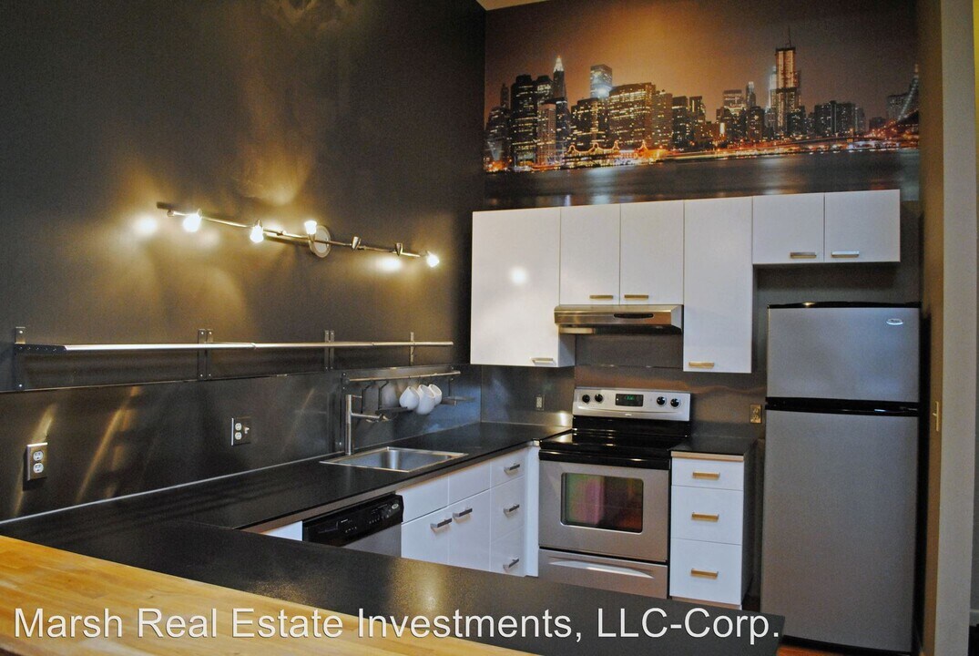 829 S Railroad Ave in Opelika, AL - Building Photo