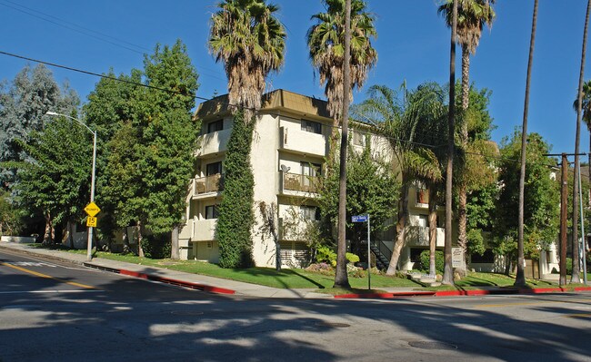 Sierra Vista in Los Angeles, CA - Building Photo - Building Photo