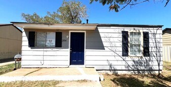 2804 Cornell St in Lubbock, TX - Building Photo