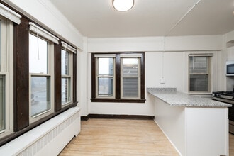 La Shall in Milwaukee, WI - Building Photo - Interior Photo