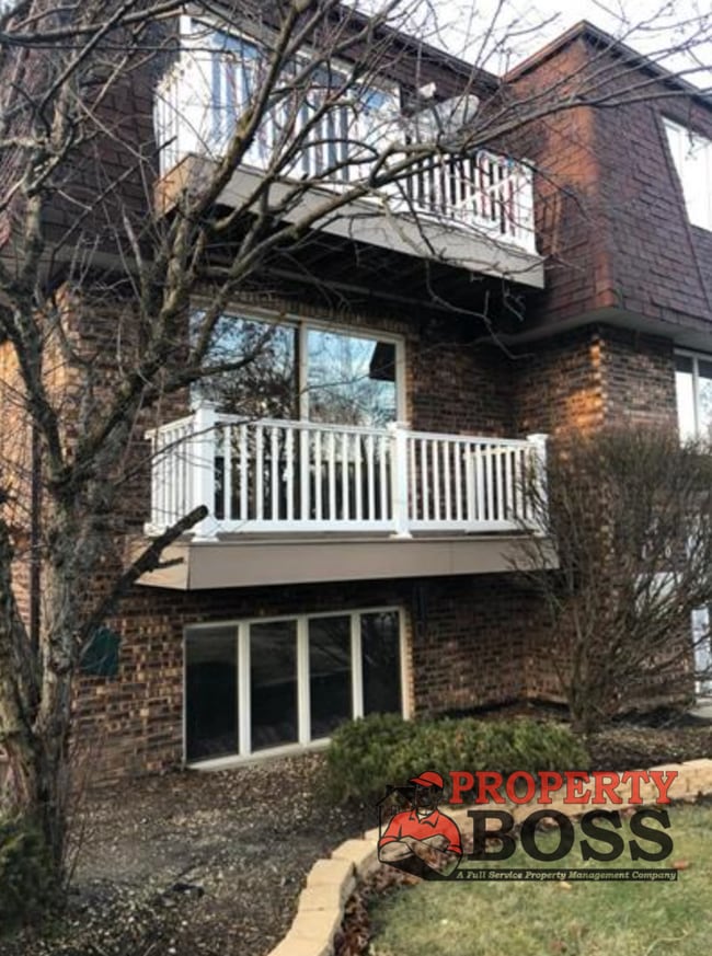 property at 1310 Woodhollow Ct