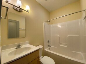 235 W Dodds St in Bloomington, IN - Building Photo - Building Photo