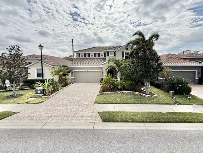 property at 2948 Oriole Dr