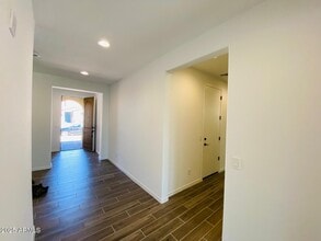 9025 W Denton Ln in Glendale, AZ - Building Photo - Building Photo