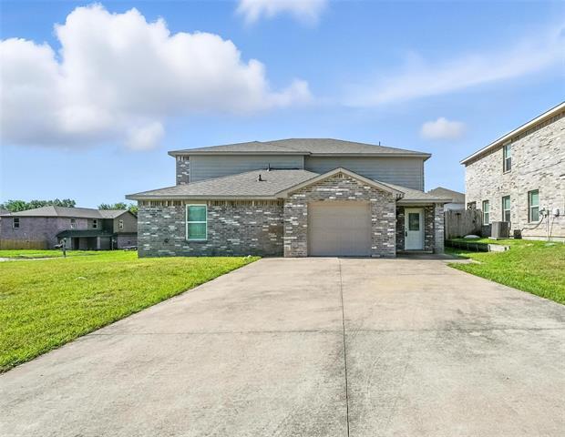 721 E College St in Princeton, TX - Building Photo