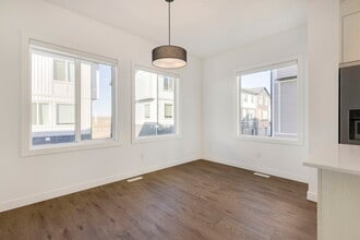 280 Chelsea Rd in Chestermere, AB - Building Photo - Building Photo