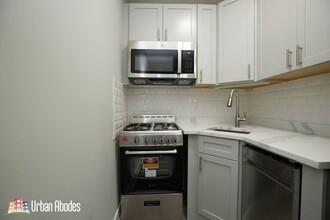 515 W Belmont Ave, Unit M04B in Chicago, IL - Building Photo - Building Photo