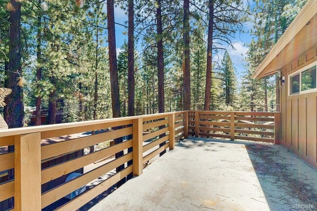 1188 Tokochi St in South Lake Tahoe, CA - Building Photo - Building Photo