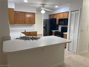 9758 Country Oaks Dr in Ft. Myers, FL - Building Photo - Building Photo