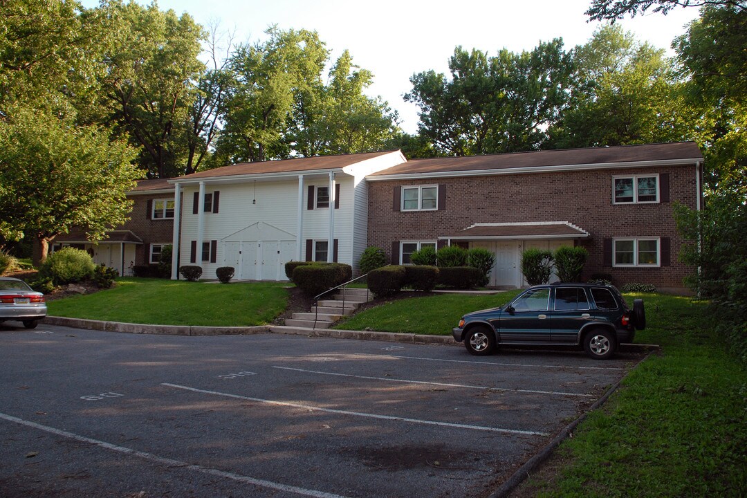 Fulton House in Ephrata, PA - Foto de edificio