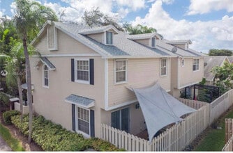 14600 SW 122nd Pl in Miami, FL - Building Photo - Building Photo