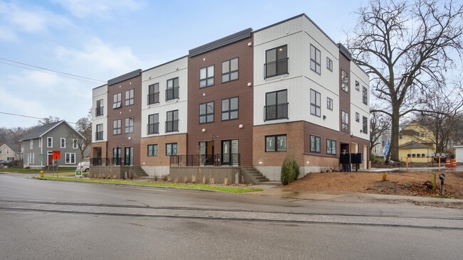 Bradford Station in Grand Rapids, MI - Foto de edificio - Building Photo